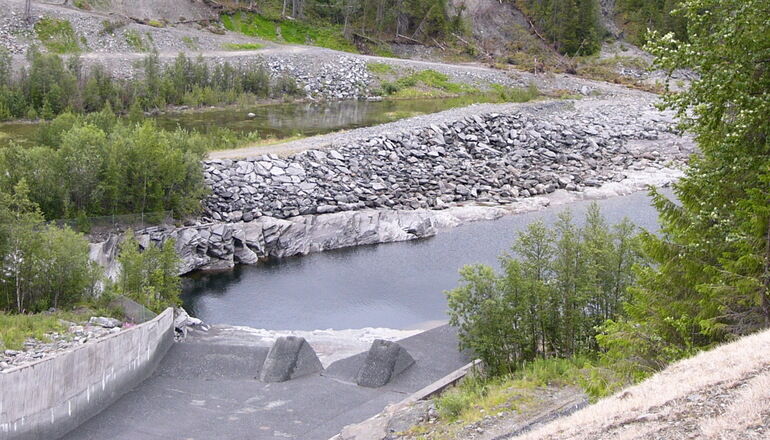 torrlagd mark på grund av vattendämning